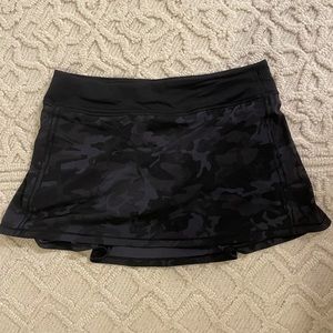 Practically new lulu lemon tennis skirt!